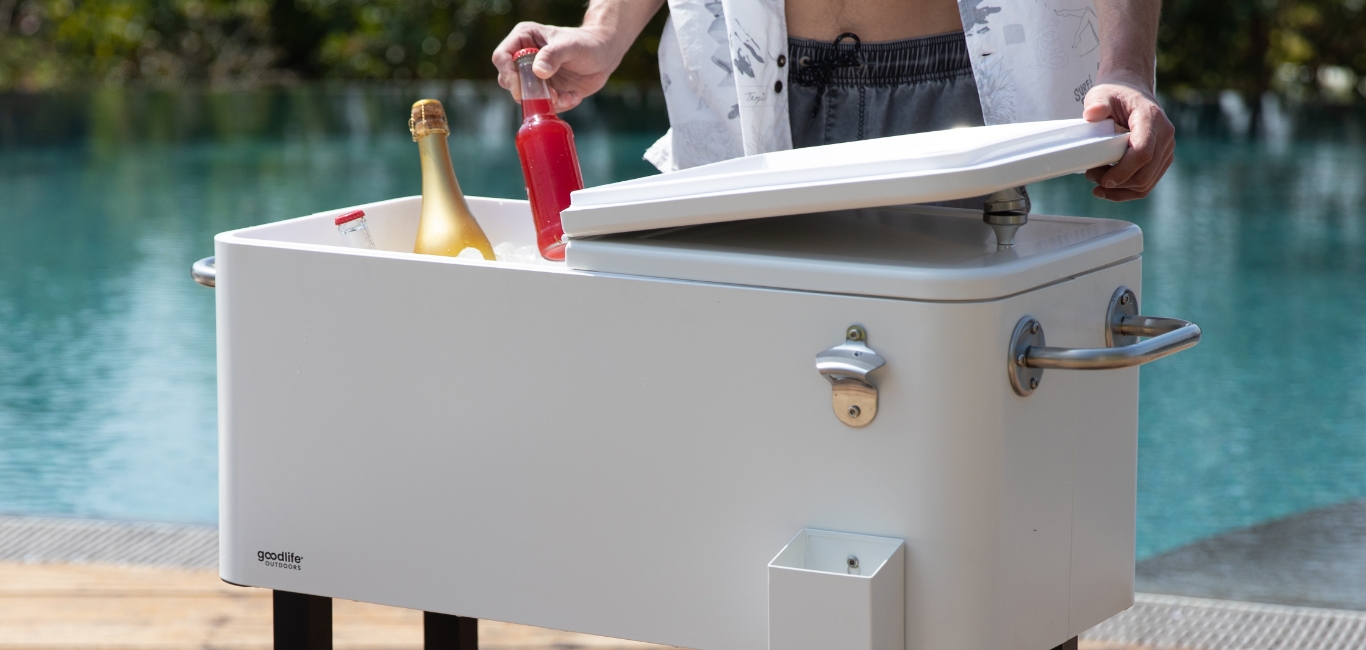 עגלת קירור למשקאות לבריכה