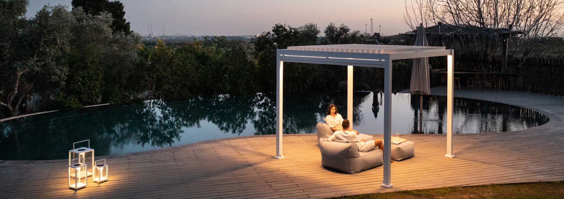 איך לשדרג את הגזיבו בעזרת תאורה לחצר