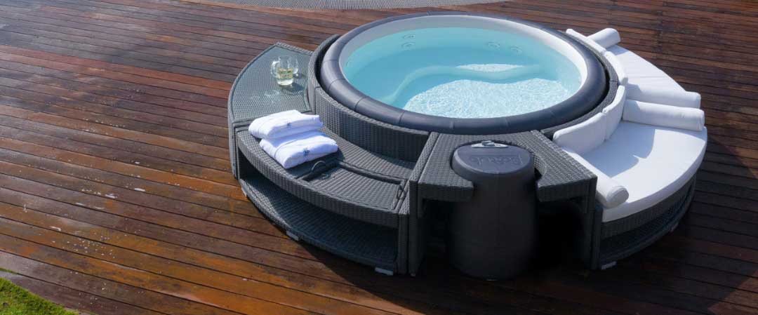 ג'קוזי לגינה קטנה – פתרונות יצירתיים לשימוש יעיל בחלל קטן