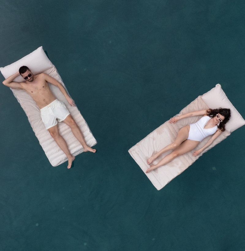 פופים לבריכה